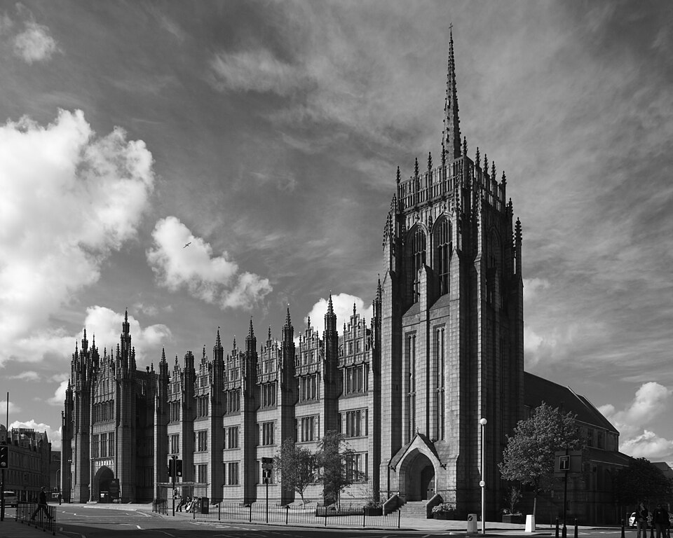 Black and white photograph of Marischal College in Aberdeen